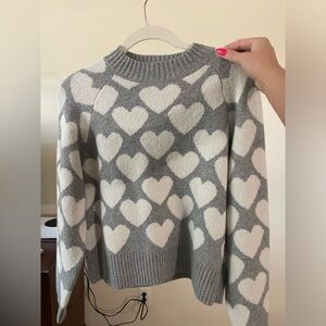 Old Navy Gray & White Hearts Sweater